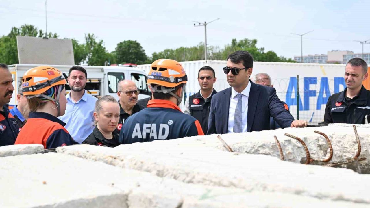 Uşak Valisi Kartal’dan AFAD’a ziyaret