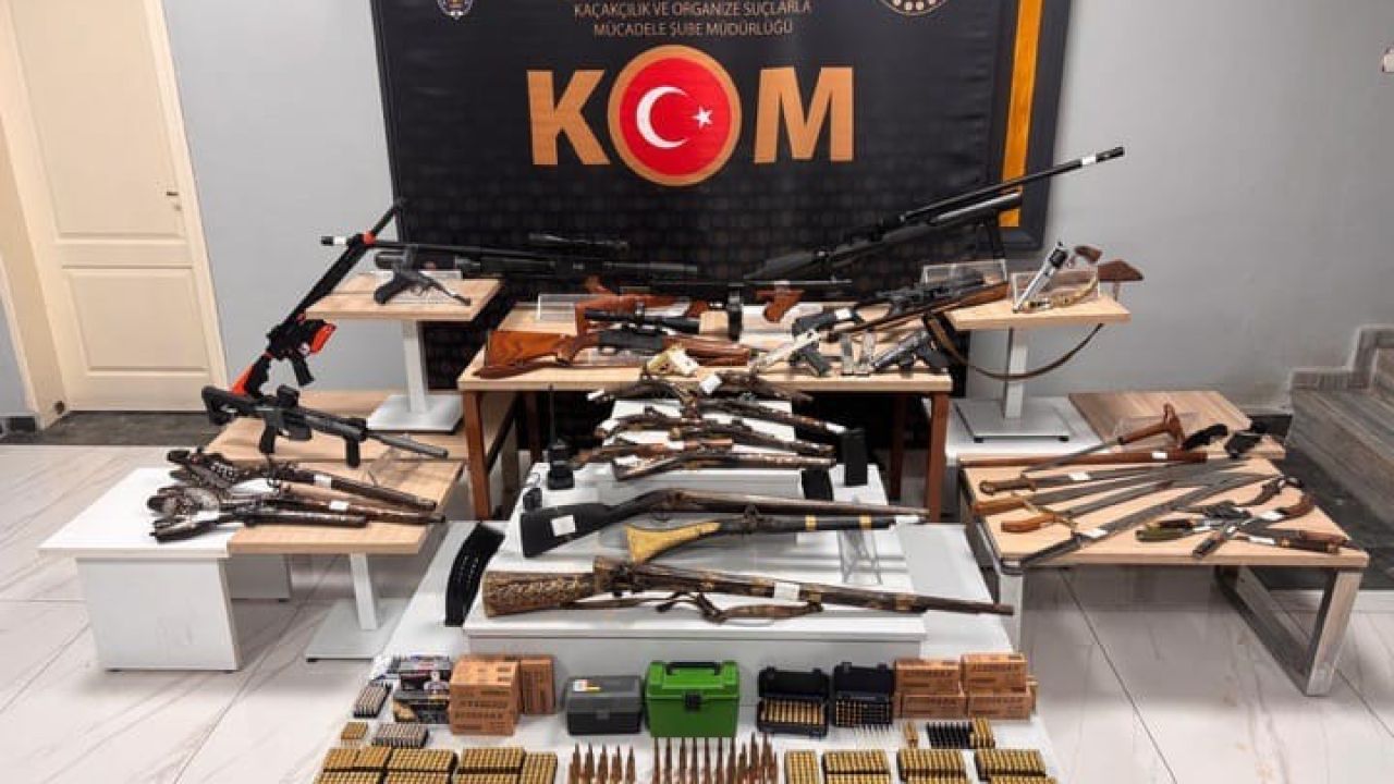 Uşak’ta silah ve tarihi nitelikteki tüfekler ele geçirildi