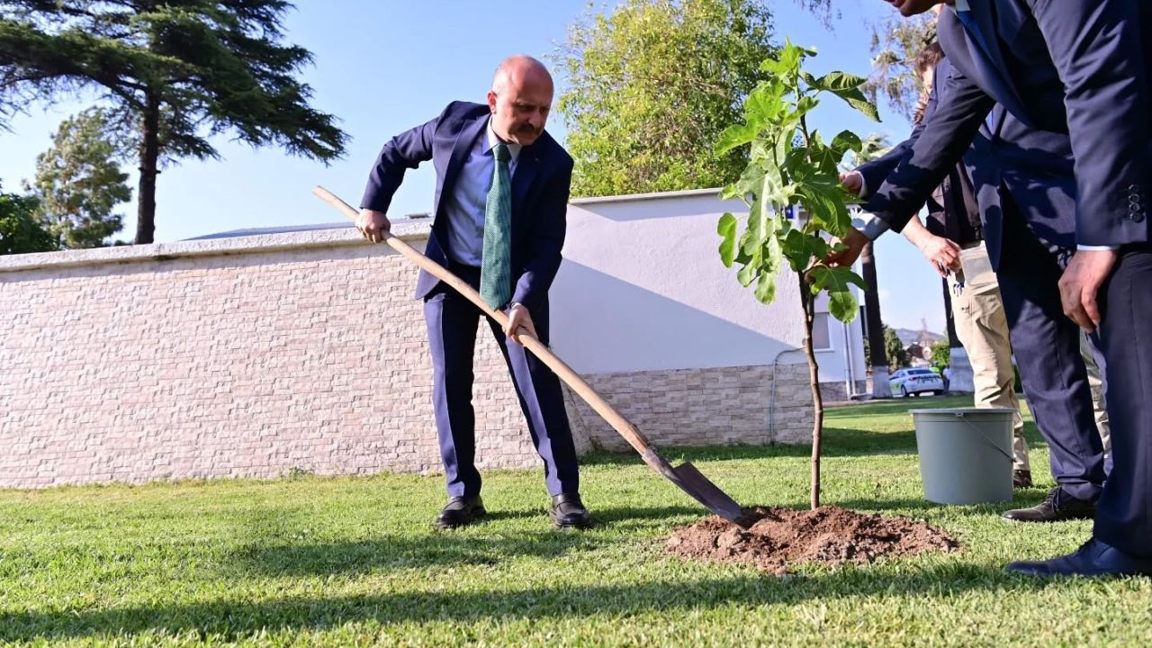 Vali Varol, İncirliova’da vatandaşlarla buluştu