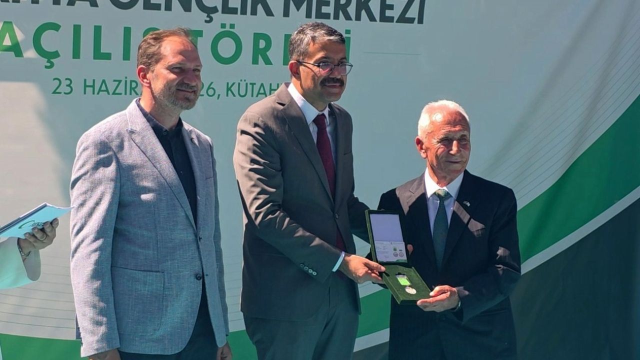 Yeşilay Onursal Başkanı Nuri Çetin: "Gençliğe yapılan yatırım geleceğe yapılan yatırımdır"