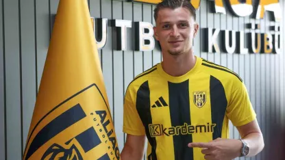 Aliağa FK‘da bir imza, iki veda