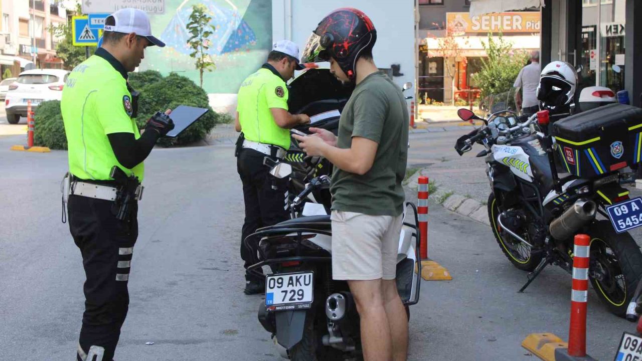 Aydın’da motosiklet sürücüleri denetlendi