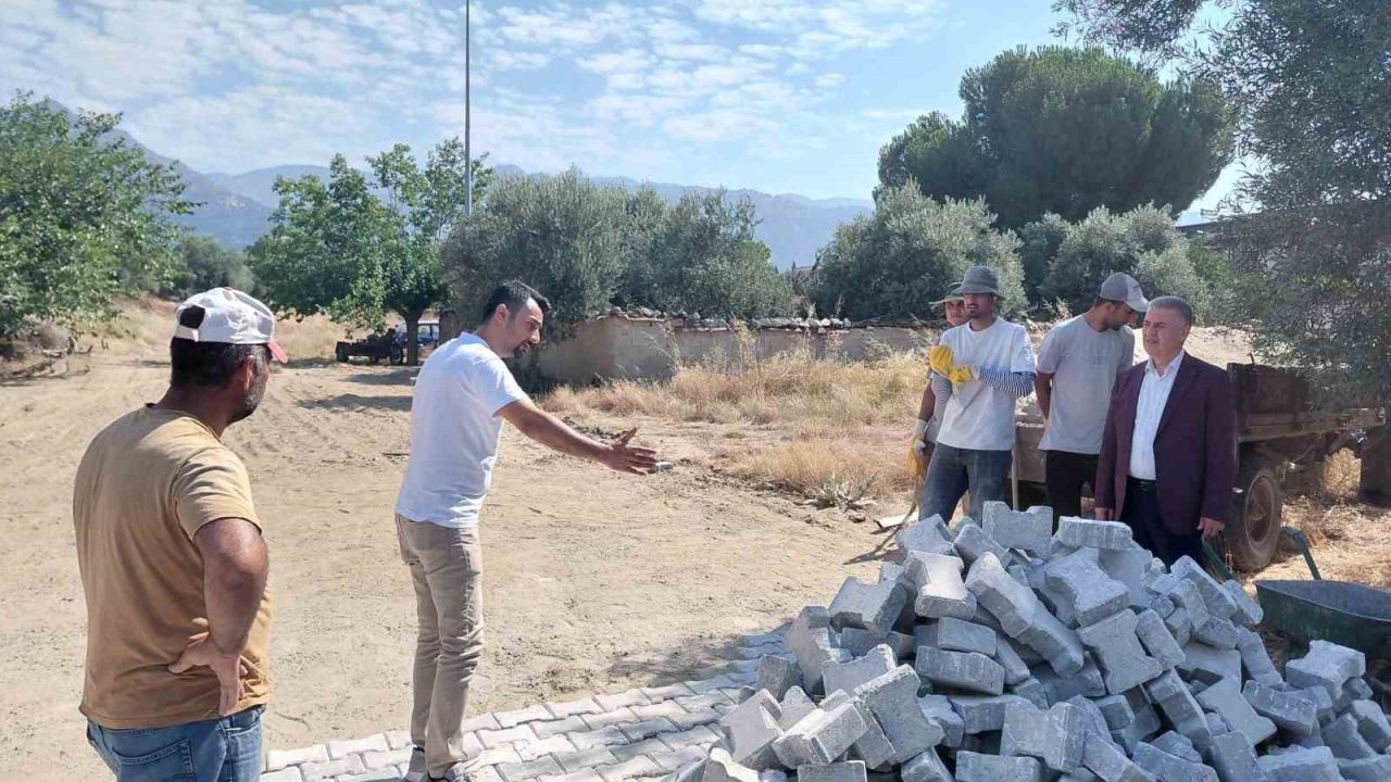 Buharkent’te bozulan sokaklarda kilit parke çalışması sürüyor
