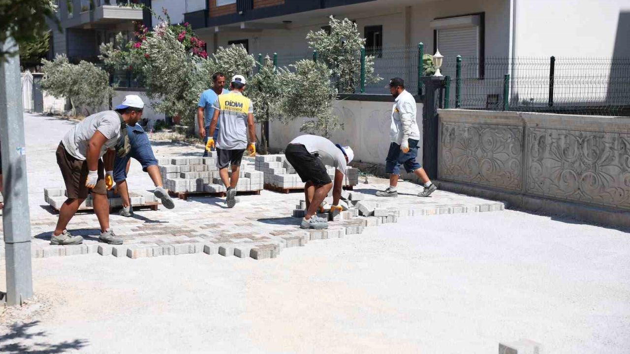 Didim’de yol çalışmaları devam ediyor