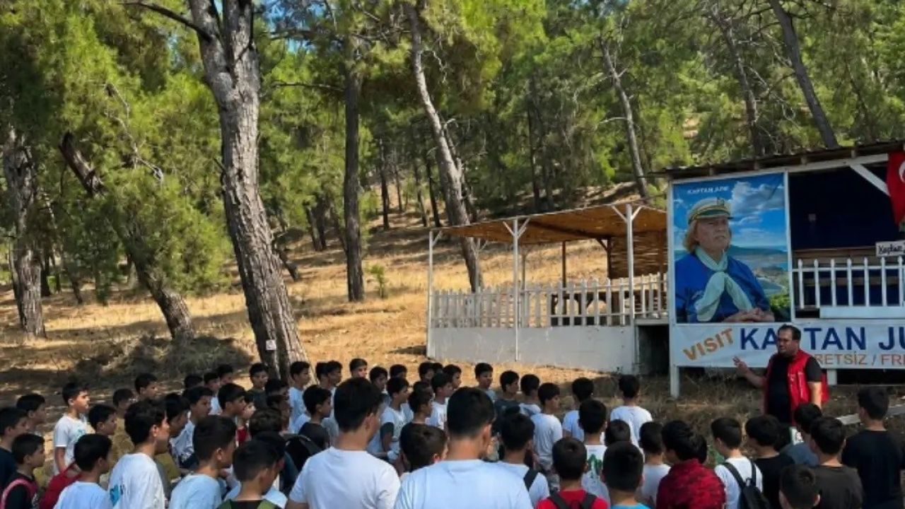 Doğayı koruyor, geleceğe umut oluyorlar gençler Dalyan’ı atıklardan temizledi