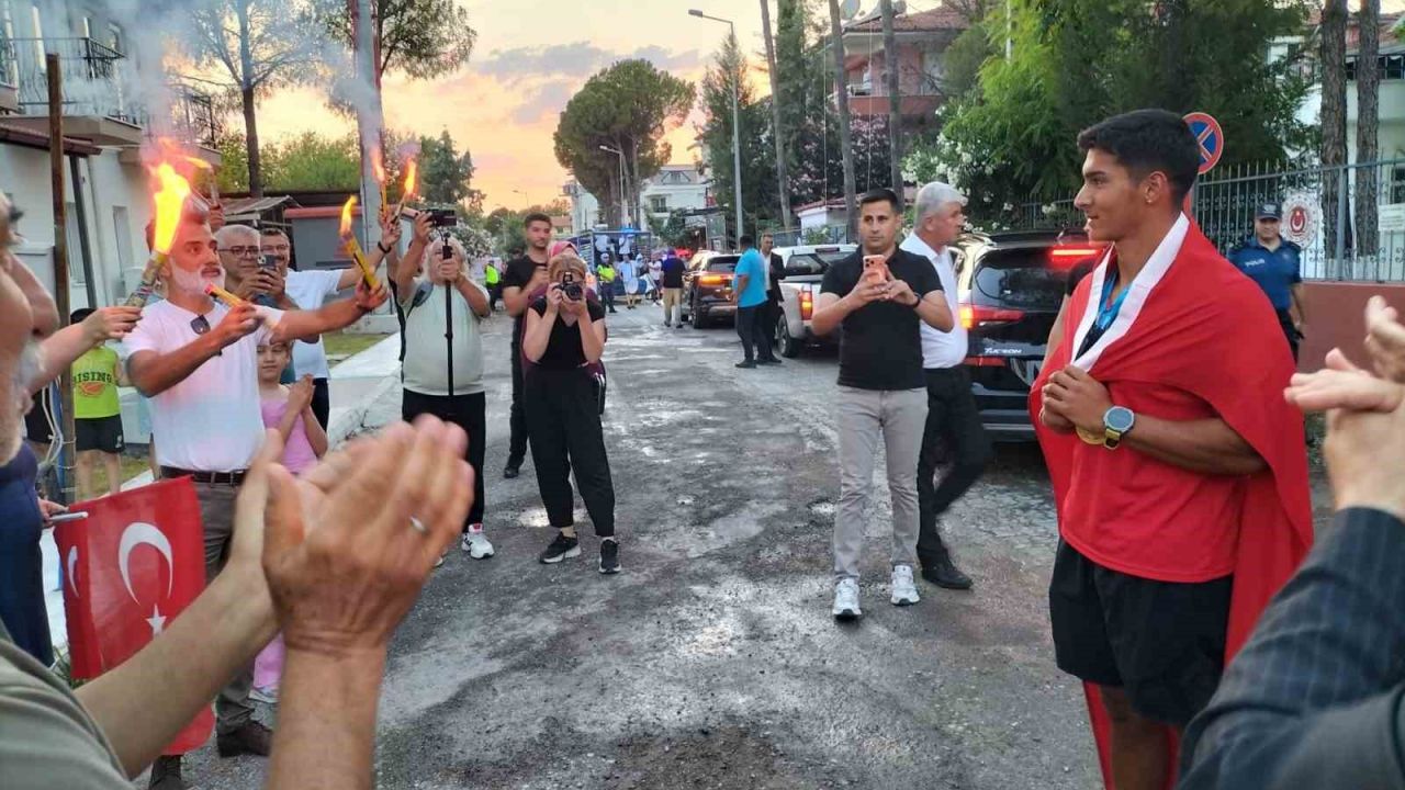 Dünya şampiyonu Karahan, Köyceğiz’de coşkuyla karşılandı