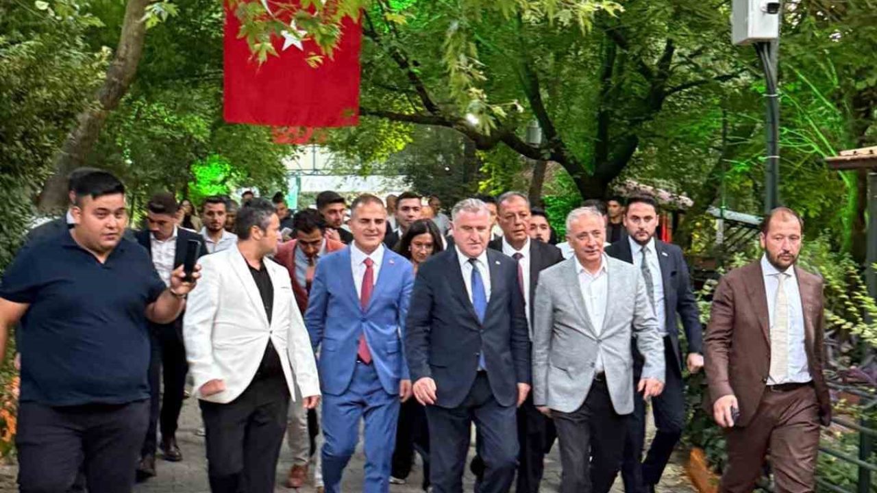 Gençlik ve Spor Bakanı Bak’tan Pınar Mahallesi’ne ziyaret