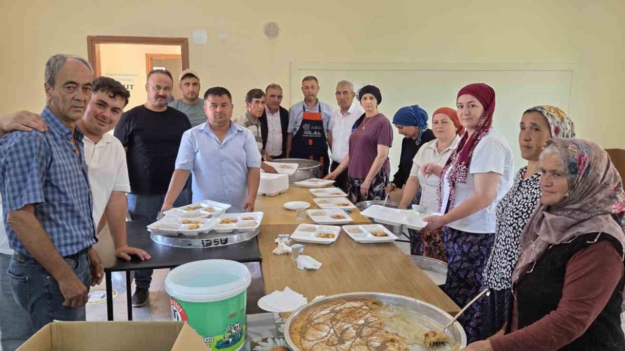 Gördes’te geleneksel köy hayrına yoğun ilgi