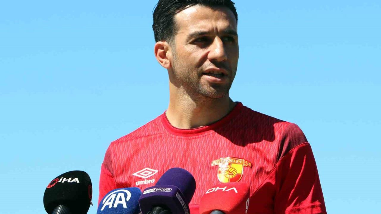 Göztepe’de İsmail Köybaşı futbolu bıraktı