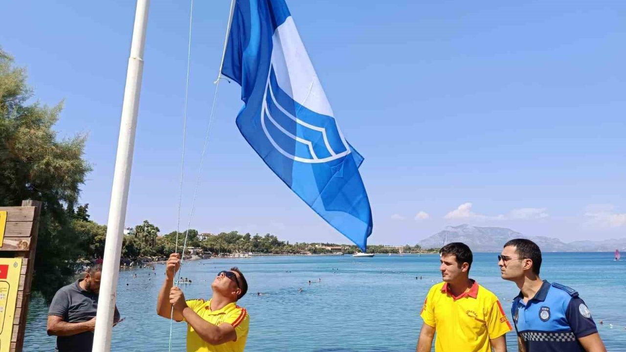 Hastanealtı Plajı’nda Mavi Bayrak yeniden gönderde