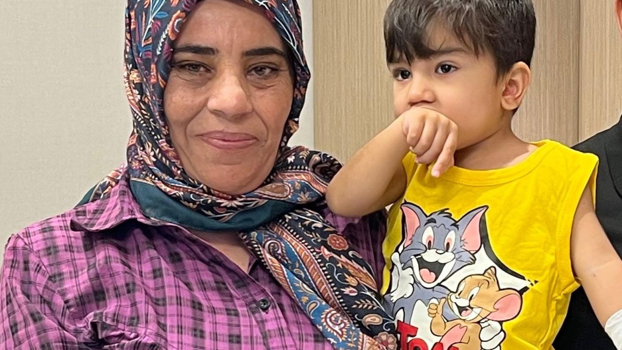İki evladını kaybetti, üçüncü çocuğuna böbreğiyle can oldu