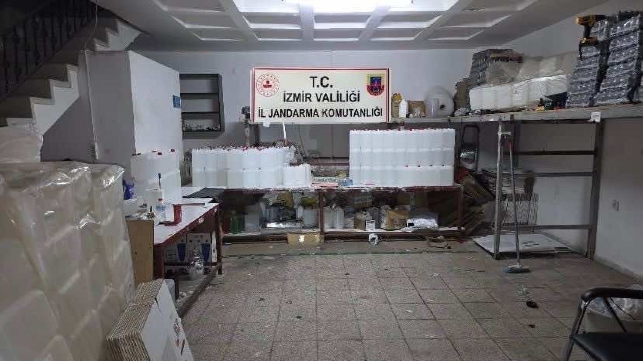 İzmir’de 2.5 milyon TL’lik kaçak alkol ve tütün operasyonu: 14 şüpheliye işlem
