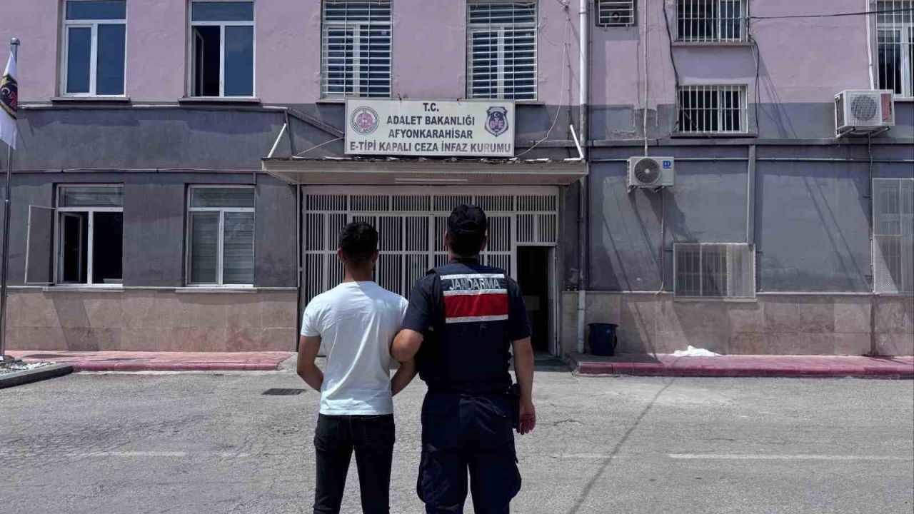 Jandarma çeşitli suçlardan aranan 46 kişi yakalandı