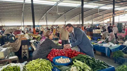 Kaymakam Sözen pazarcı esnafı ve vatandaşlarla buluştu