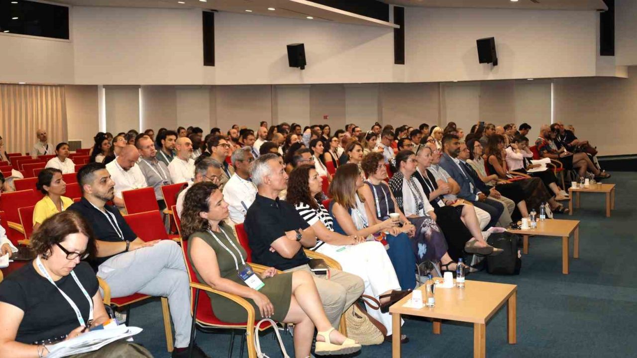 Küresel sorunlara İzmir’den ortak akıl