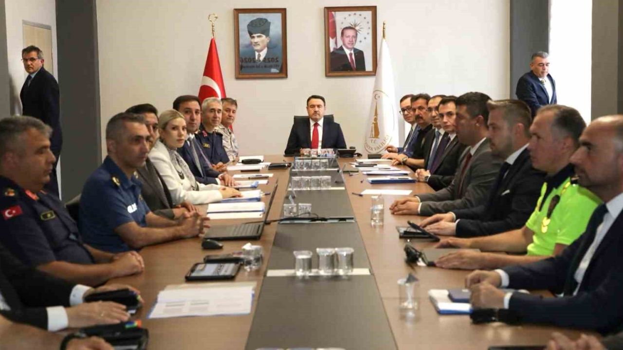 Kütahya’da güvenlik zirvesi, ilave tedbirler masaya yatırıldı
