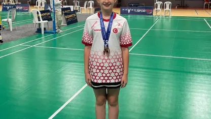 Manisalı badmintonculardan uluslararası turnuvada iki bronz madalya