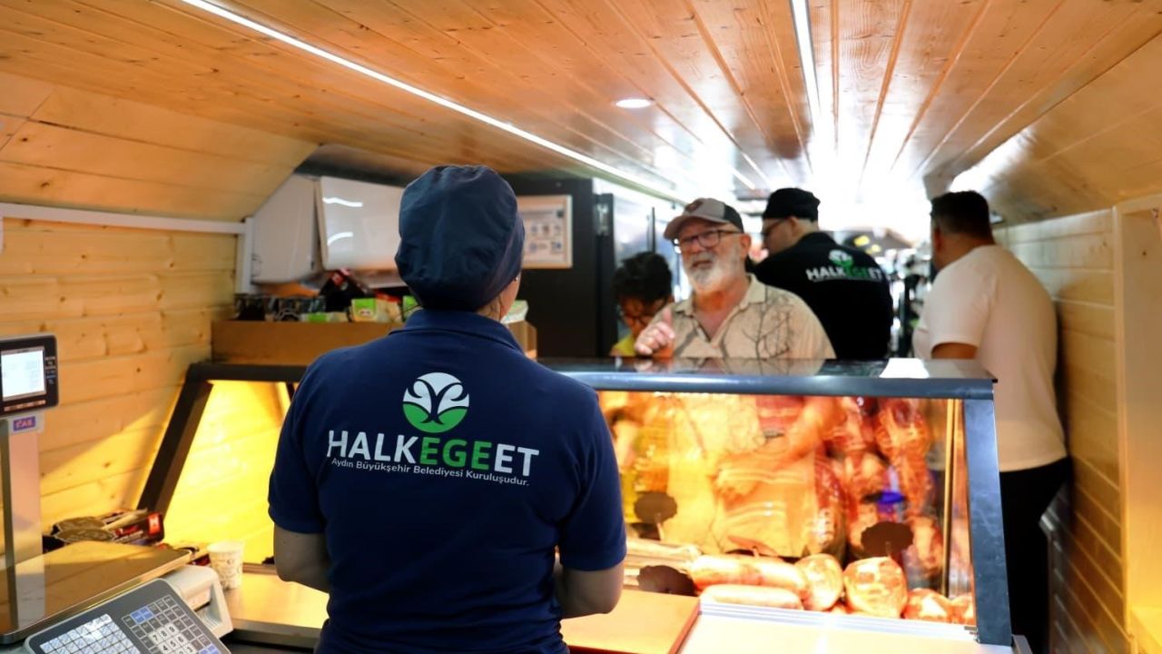 Mobil Halk Ege Et Akbük’te vatandaşlardan yoğun ilgi gördü