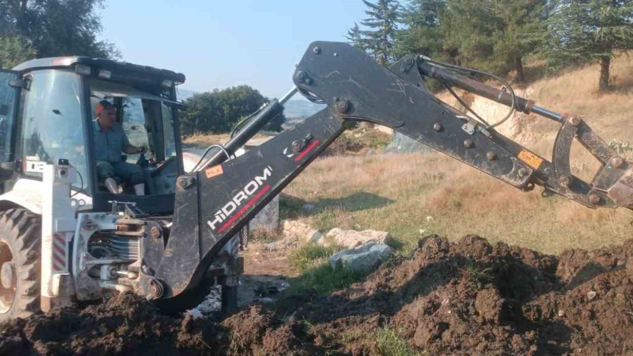Muhtarın cabasıyla tarihi çeşme tekrar akmaya başladı