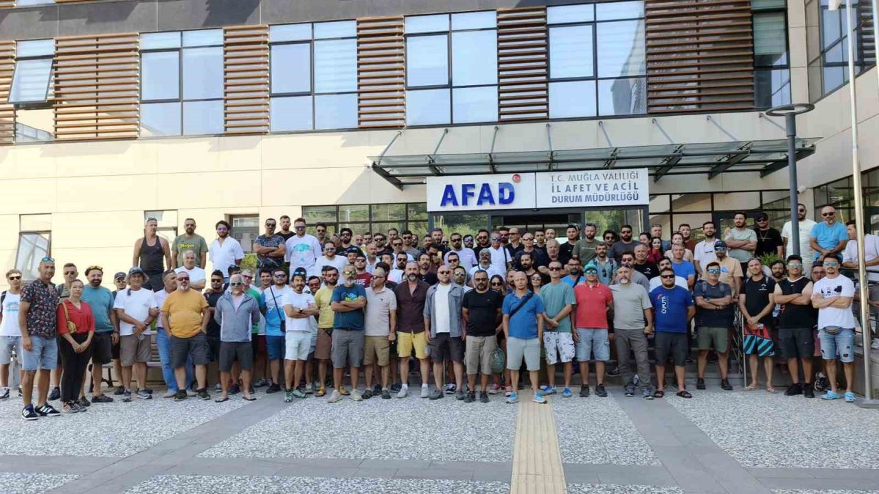 Paraşütçüler taleplerini iletti