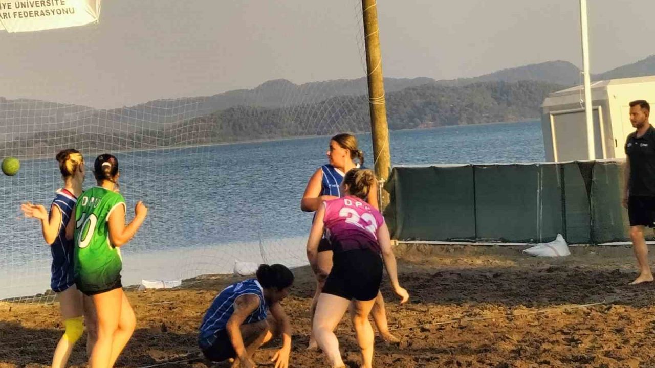 Plaj Hentbolu Köyceğiz’de tüm heyecanı ile devam ediyor