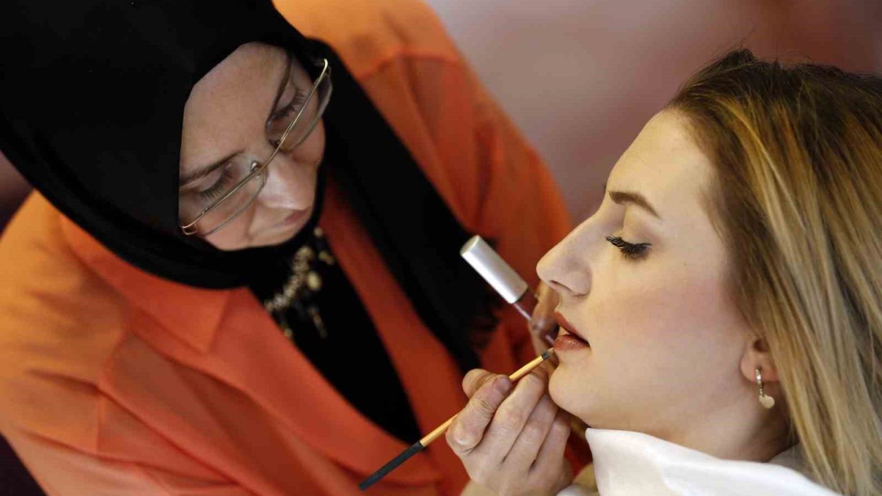 Sultanhisar’da kalıcı makyaj kursu açılıyor