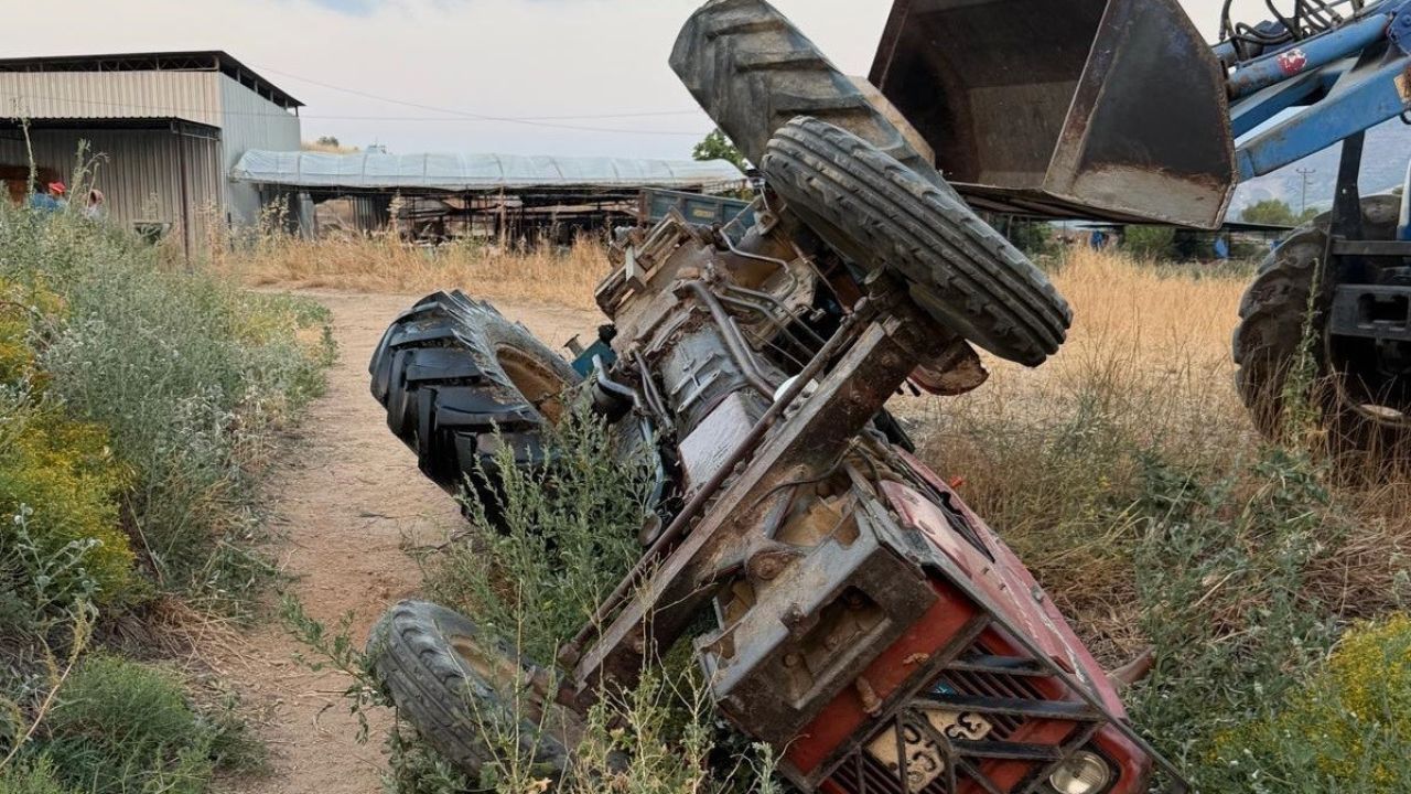 Tümseğe çarpan traktör devrildi, 16 yaşındaki çocuk ağır yaralandı