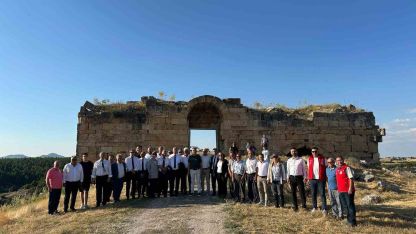 Uşak İl Genel Meclisi toplantısı ilk kez Blaundos Antik Kenti’nde yapıldı