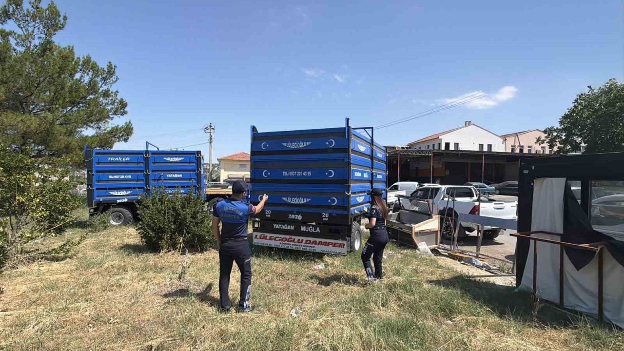 Yatağan’da zabıta ekiplerinden hurda araç operasyonu