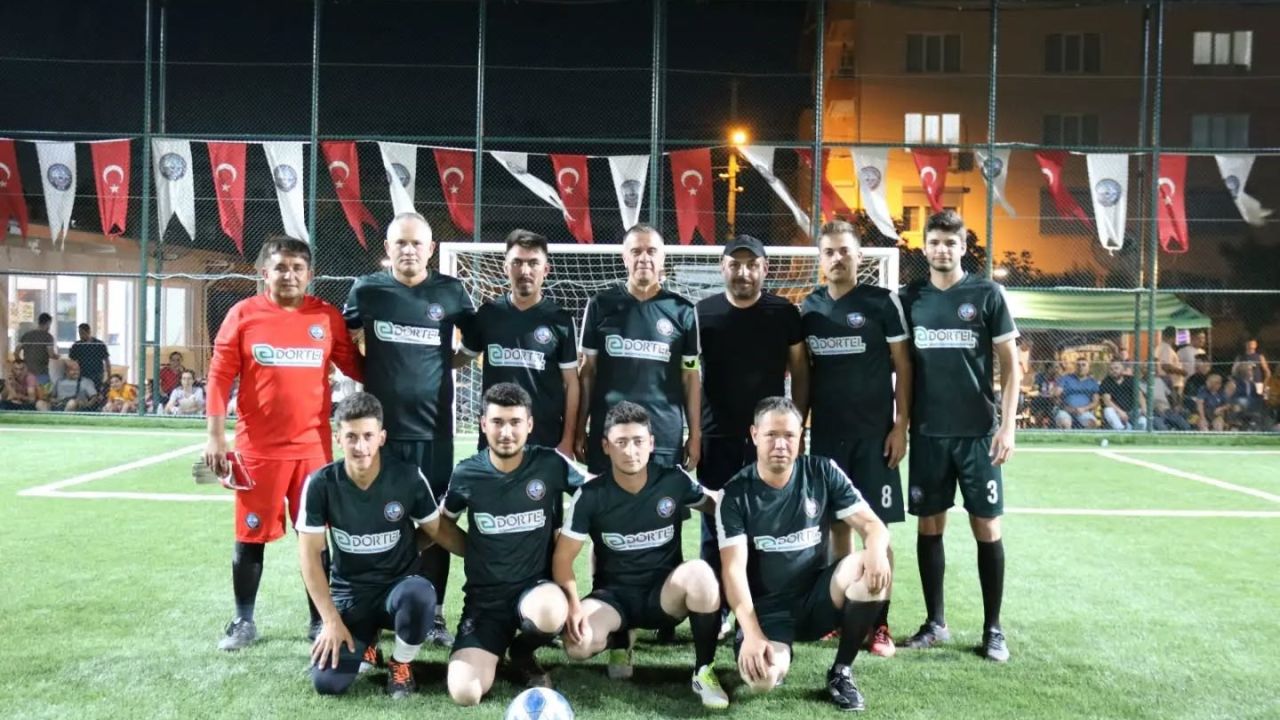 Yenipazar Belediyesi Halı Saha Turnuvası’nda ilk maç oynandı